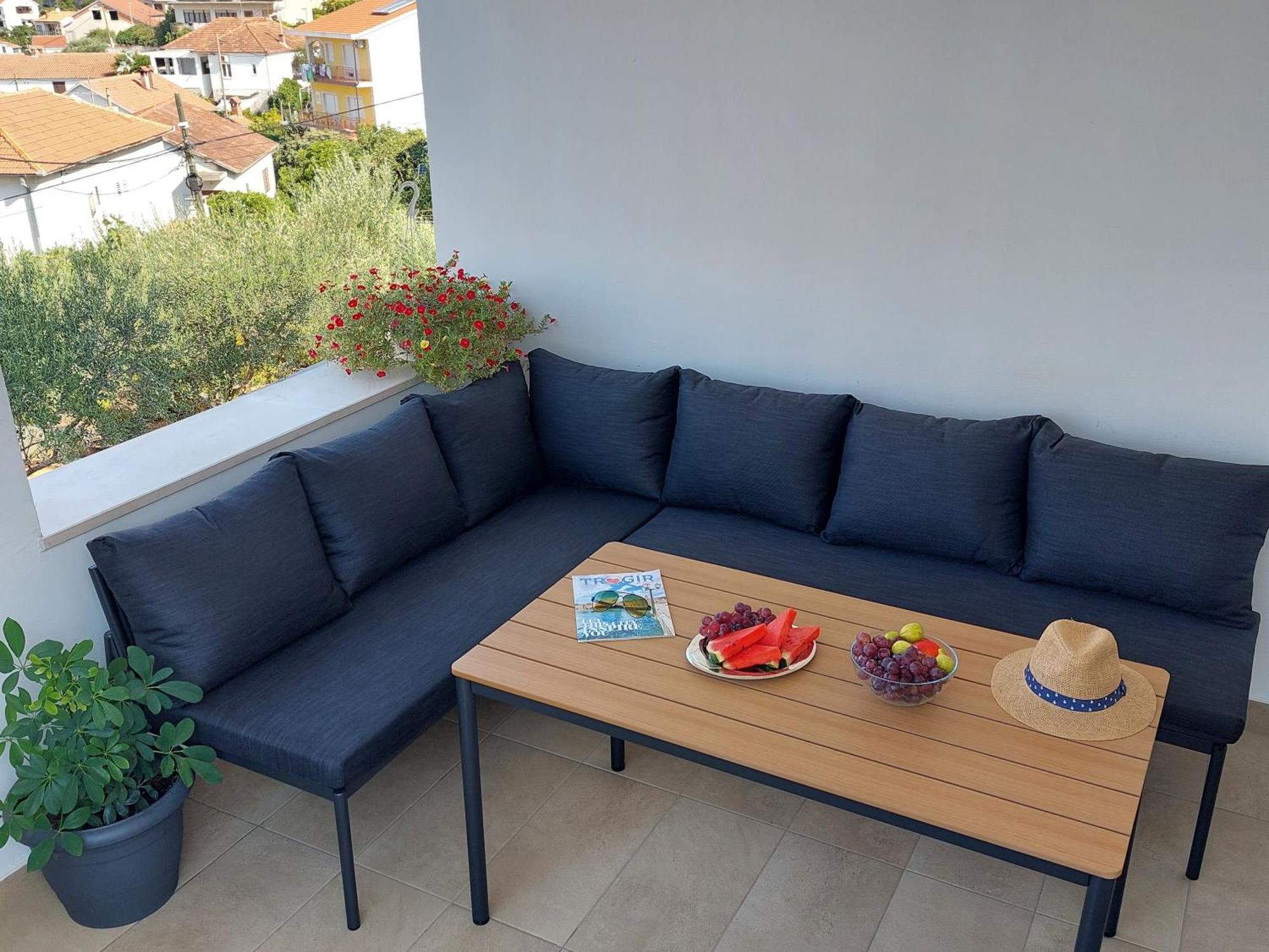 Apartments Gracia & Toni Trogir Exterior foto